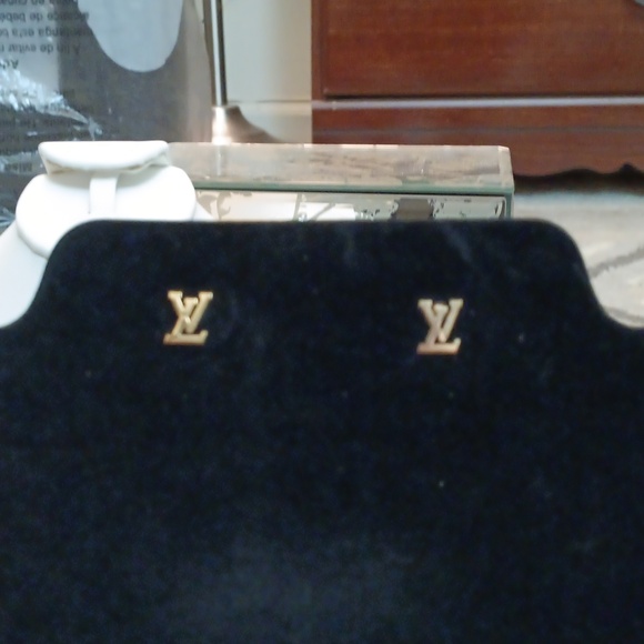 REALLY NICE 14KGF LOUIS VUITTON EARRINGS - Picture 2 of 3